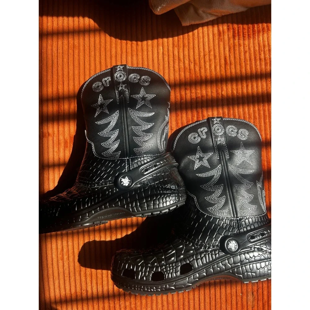 Crocs Classic Cowboy Boot Women's Size 7 Black New Metallic Embroidery - Picture 2 of 7